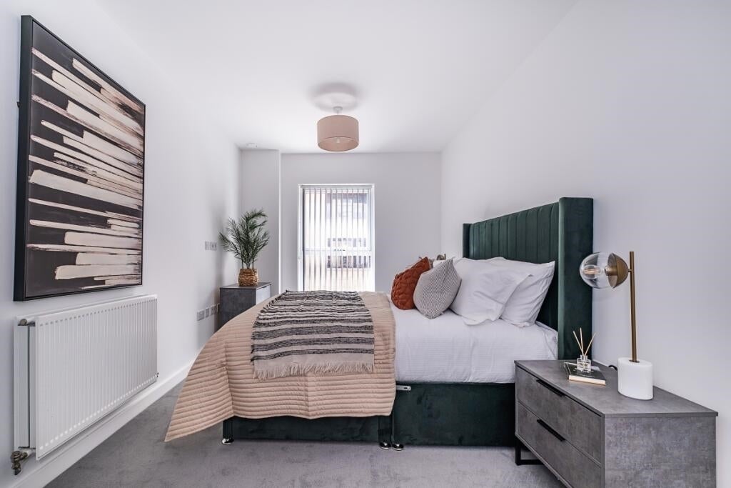 Flat Brumwell Avenue in Greater London