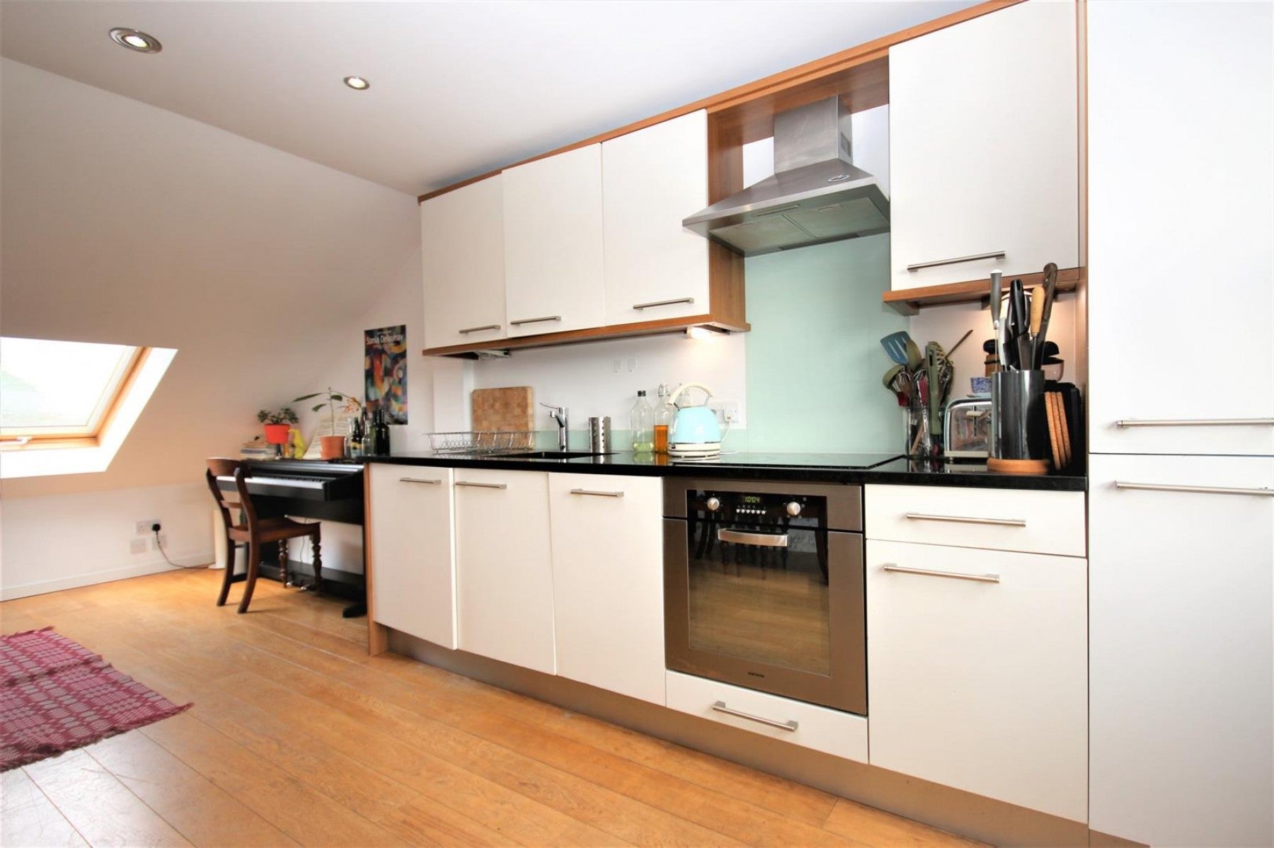 Flat Blackstock Road in Greater London