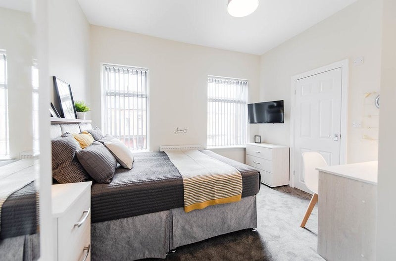 Room Barff Road in Salford