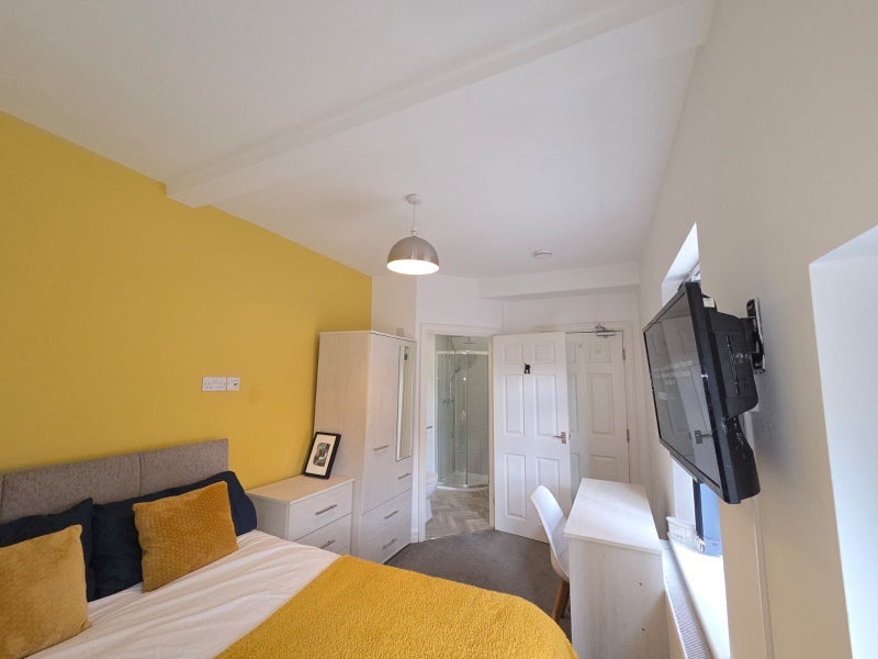 Room Barff Road in Salford