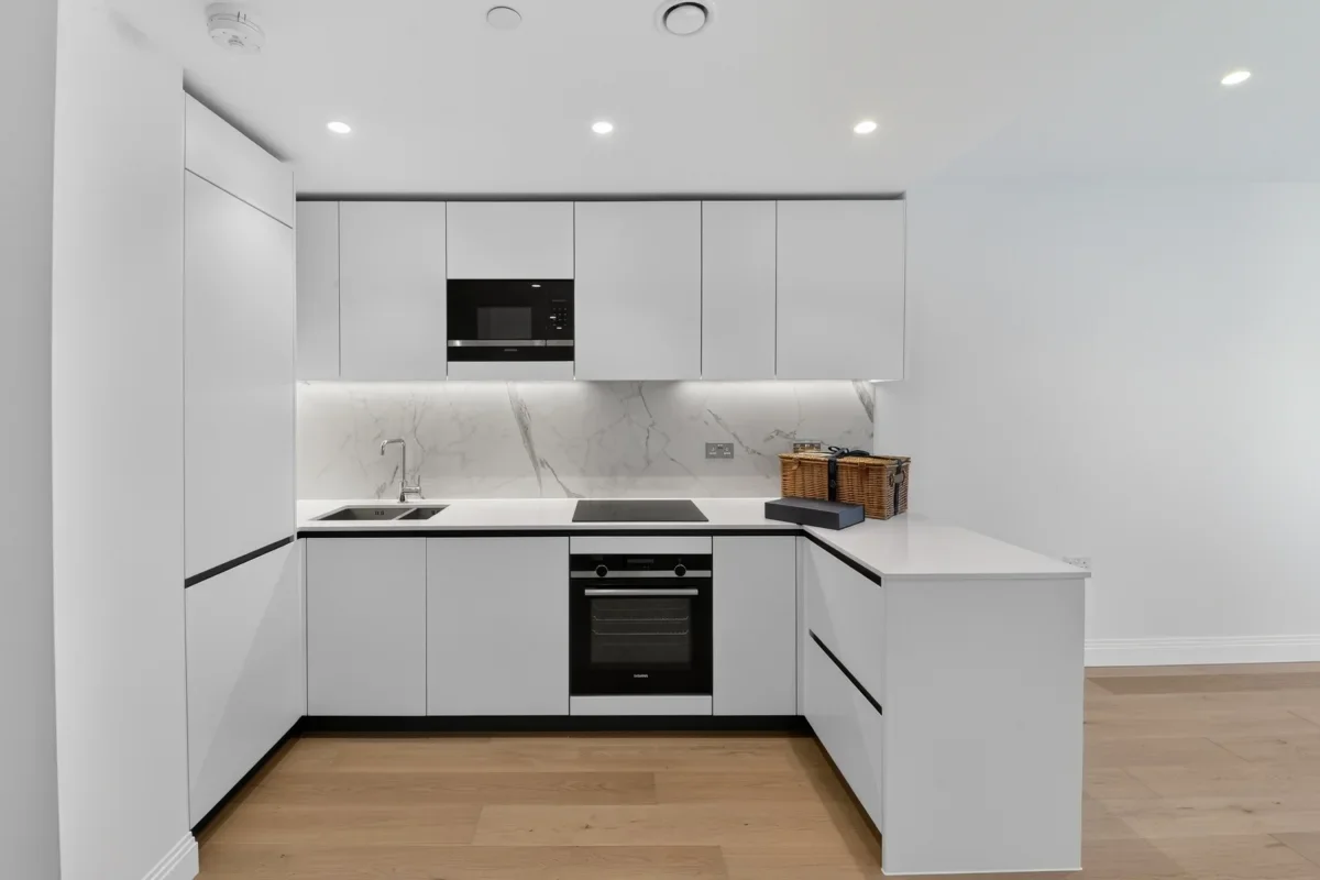 Flat Barclay Road in Greater London