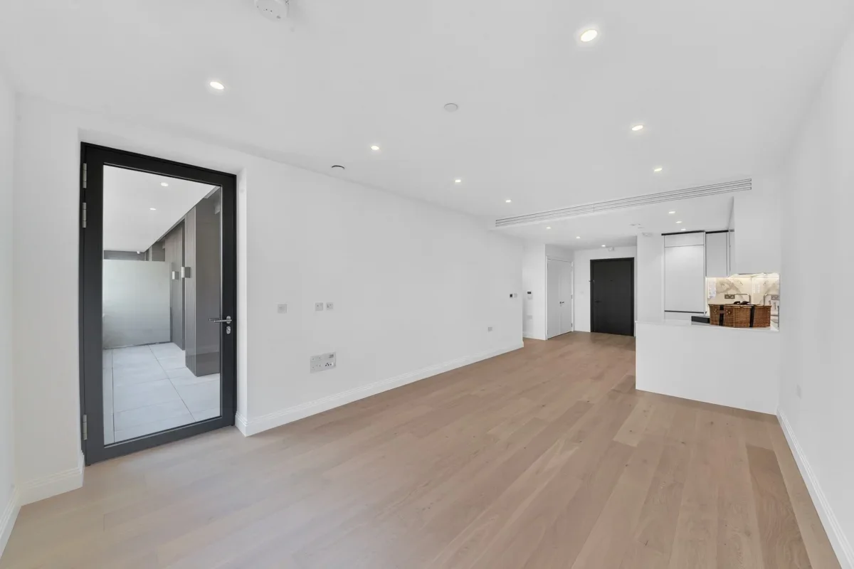 Flat Barclay Road in Greater London