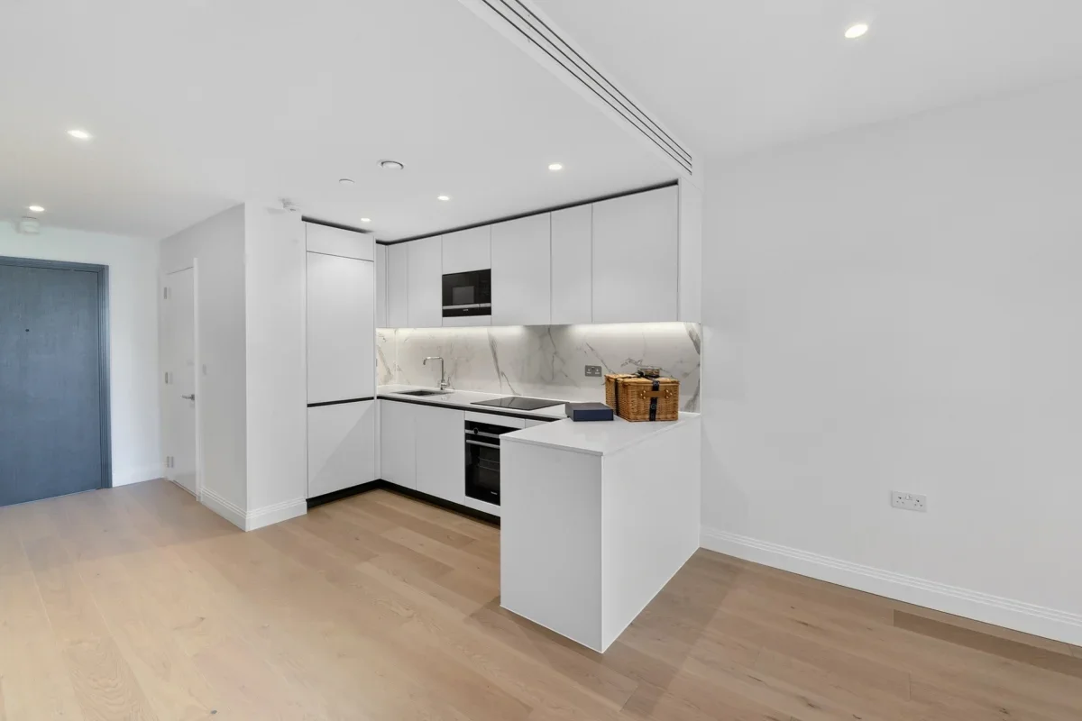 Flat Barclay Road in Greater London