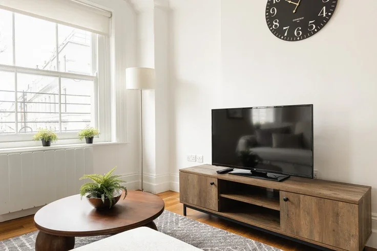 Flat Devonshire Terrace in City of Westminster