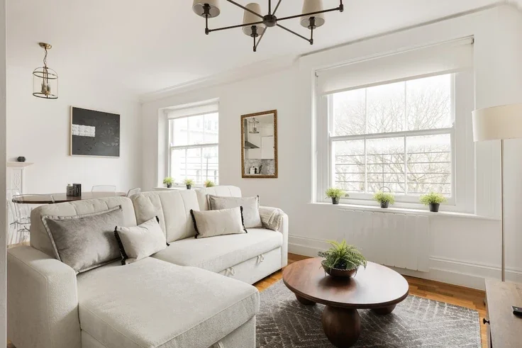 Flat Devonshire Terrace in City of Westminster