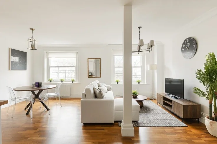 Flat Devonshire Terrace in City of Westminster