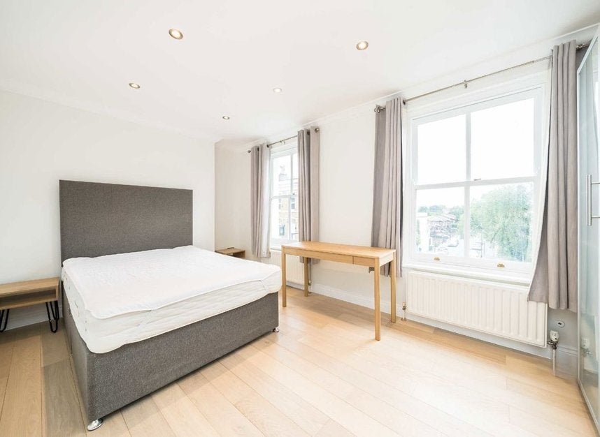 Flat Landor Road in Greater London
