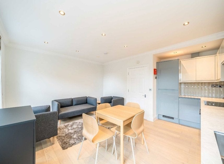 Flat Landor Road in Greater London