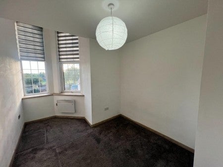 Flat Ferrybridge Road in Wakefield