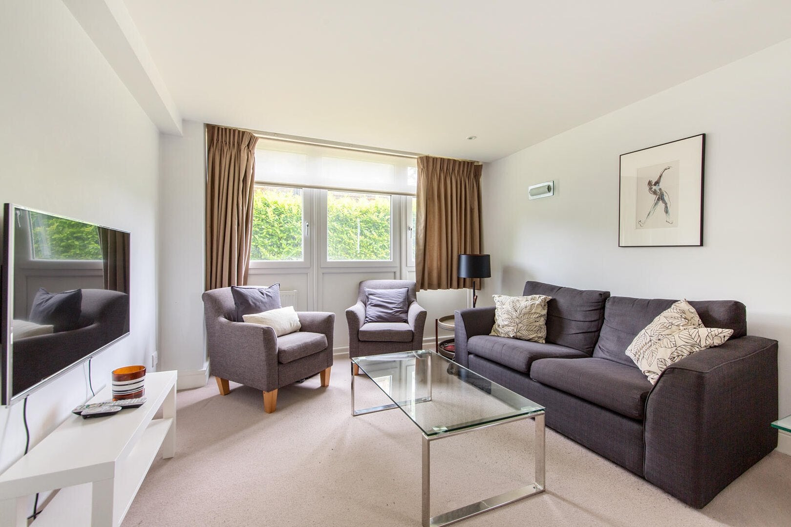 Flat Ladbroke Road in Greater London