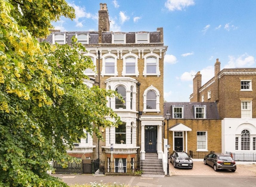 Flat Elms Road in Greater London