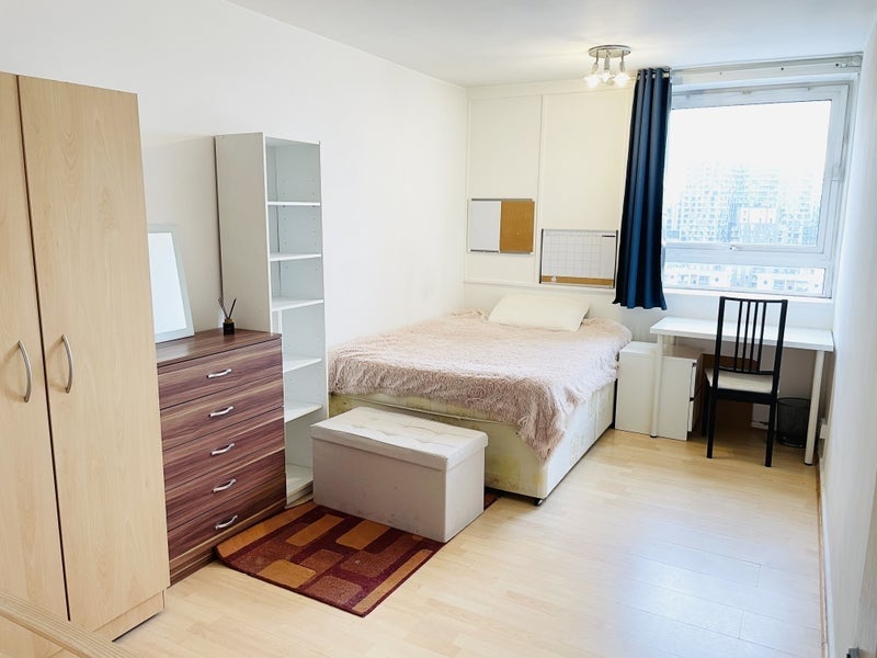 Flat The Quarterdeck in Greater London
