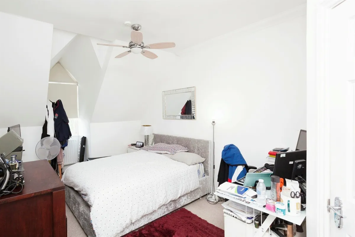 Flat Richmond Court in Crawley
