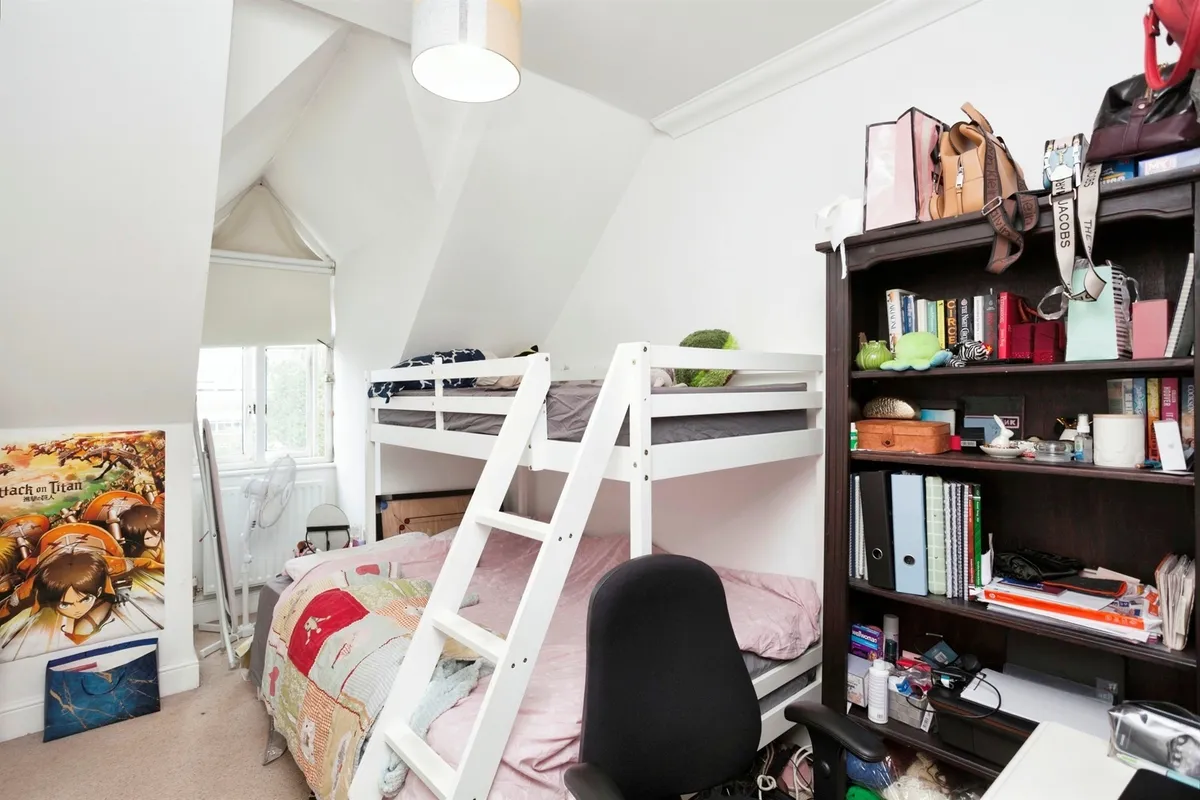 Flat Richmond Court in Crawley