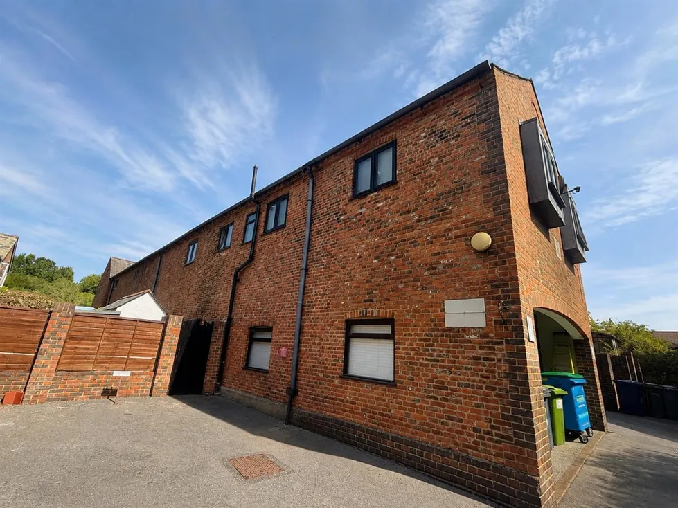 Flat Arundell Place in Waverley