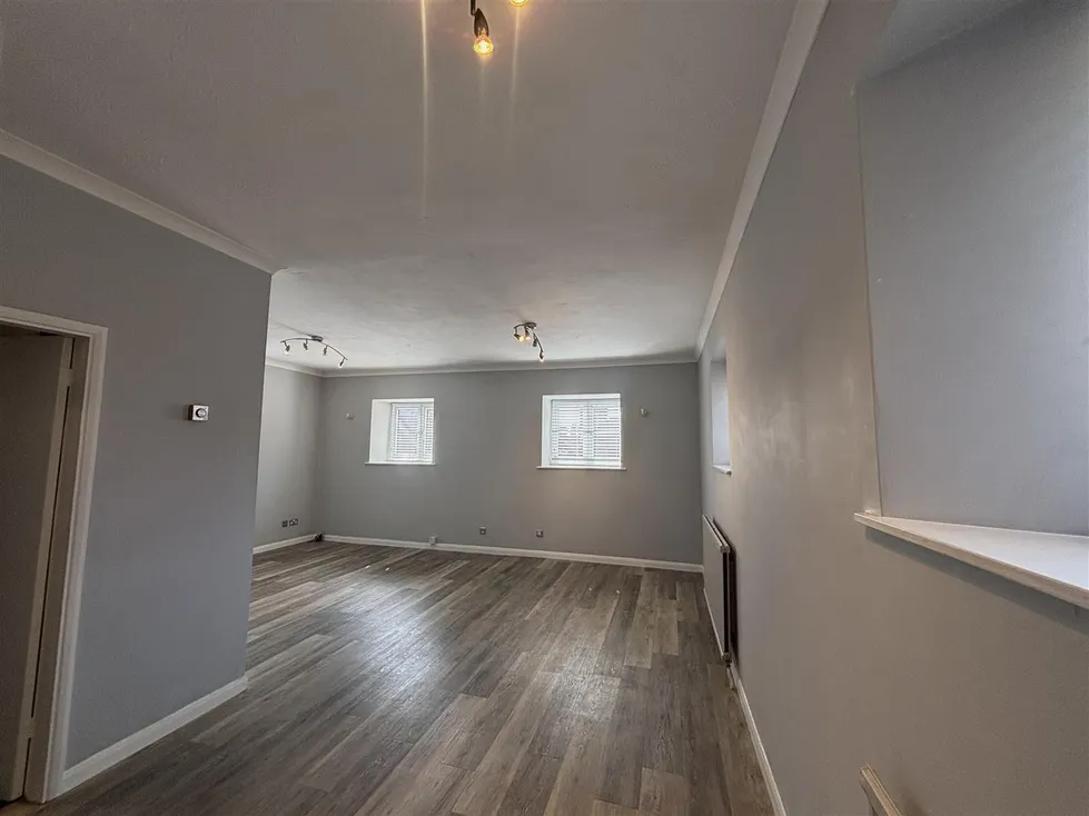 Flat Arundell Place in Waverley