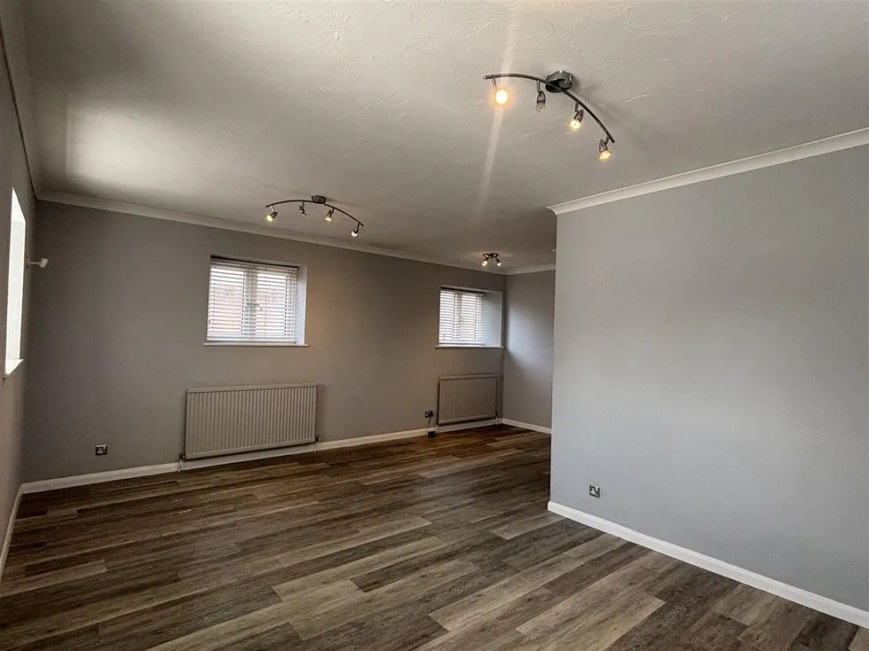 Flat Arundell Place in Waverley