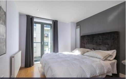 Flat Freeling Street in Greater London