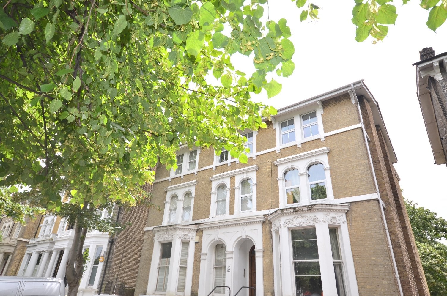 Flat Hervey Road in Greater London