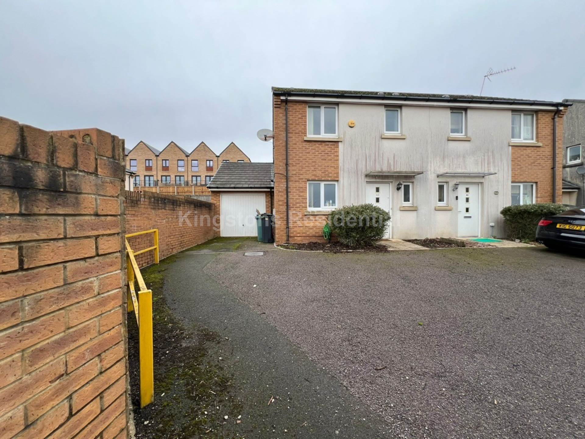 House Caer Castell Place in Cardiff