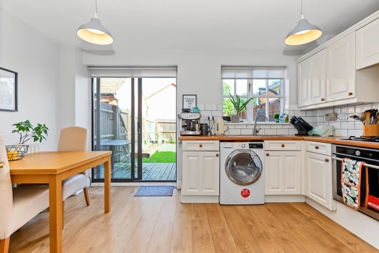 House Lyneham Close in West Oxfordshire