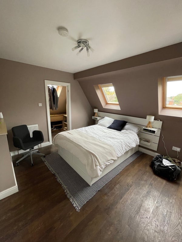 Room Otley Road in Leeds