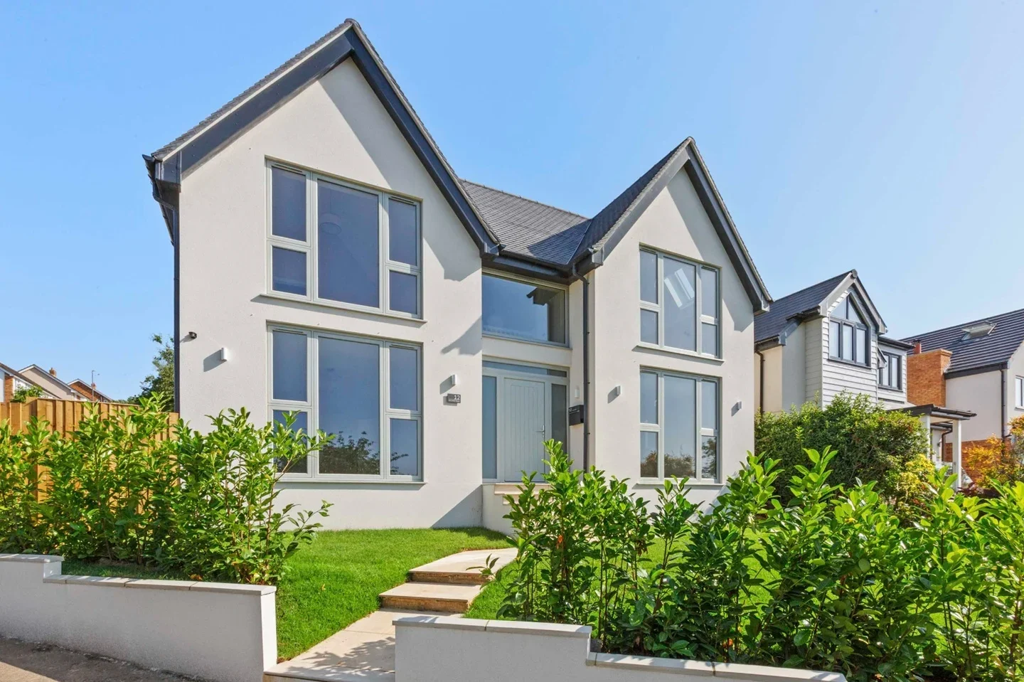 House Hillside Road in Marlow