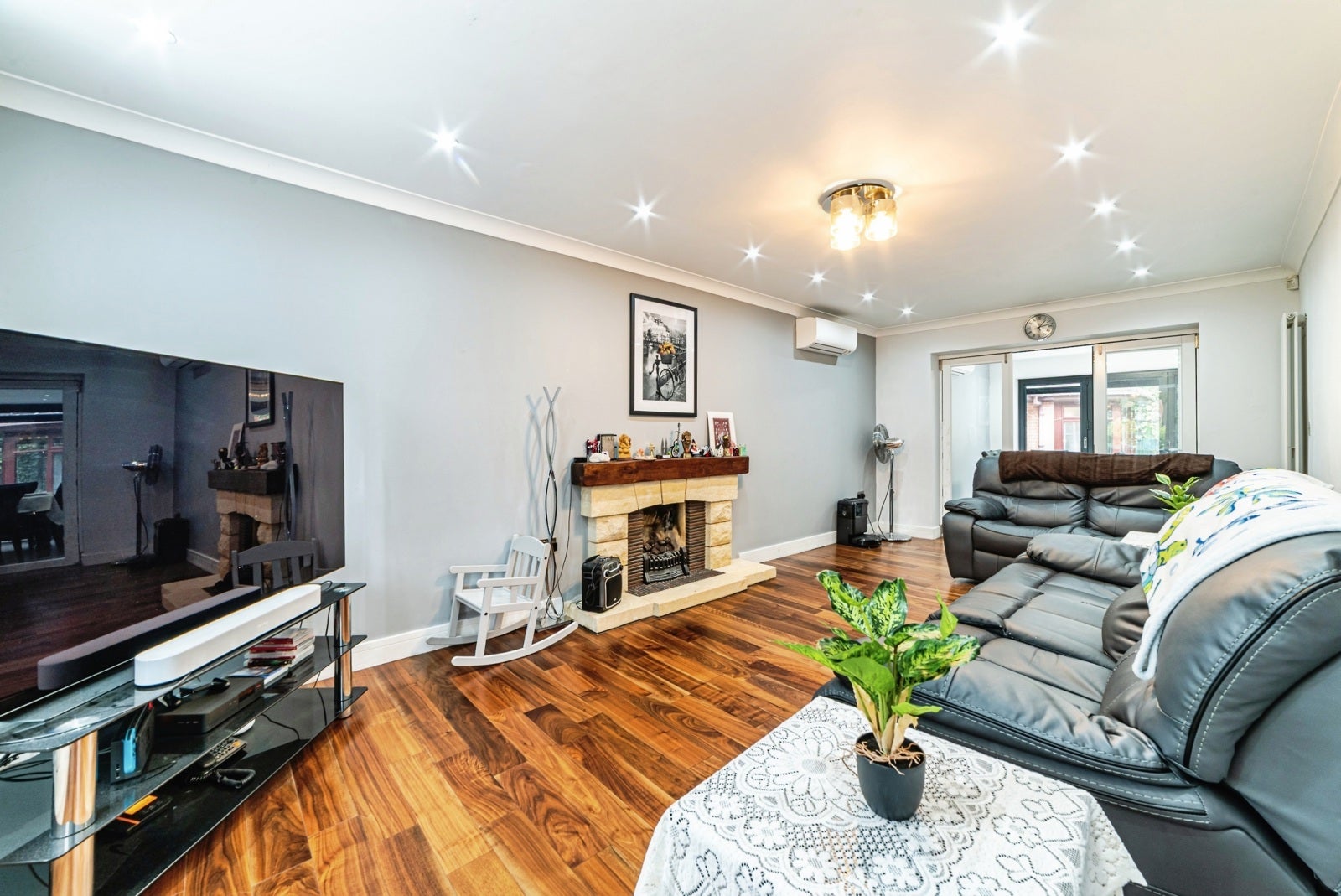 House Cinnamon Close in Earley