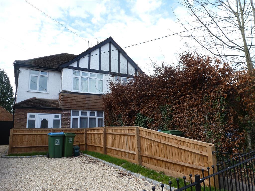 Flat London Road in Aston Clinton