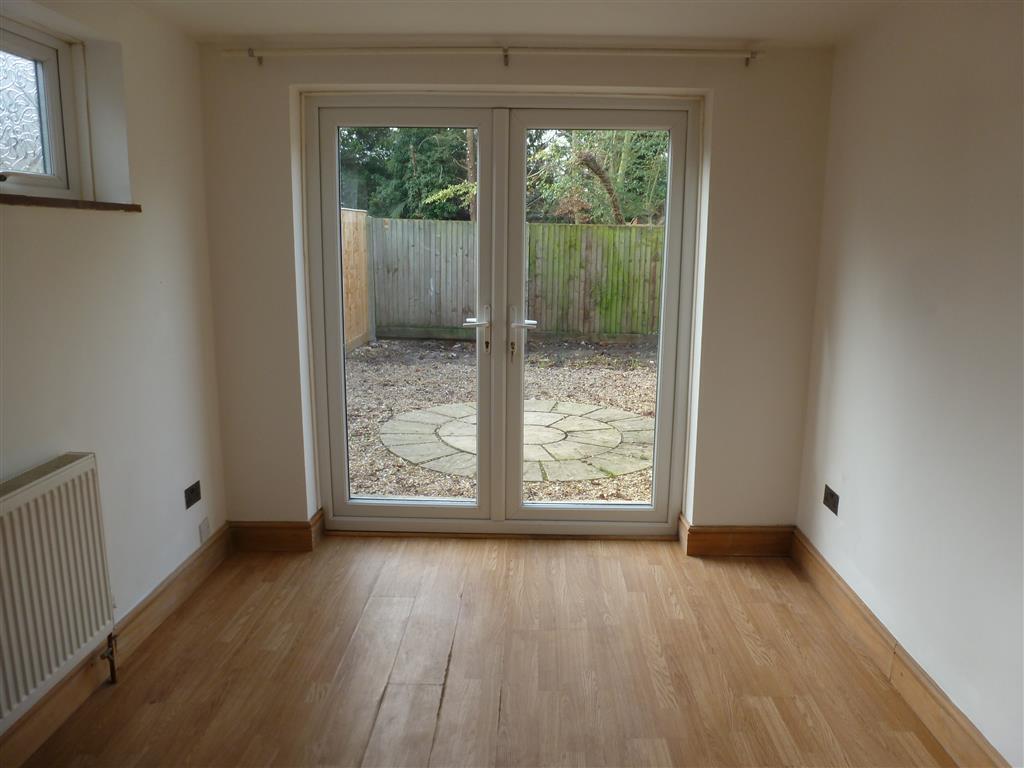 Flat London Road in Aston Clinton