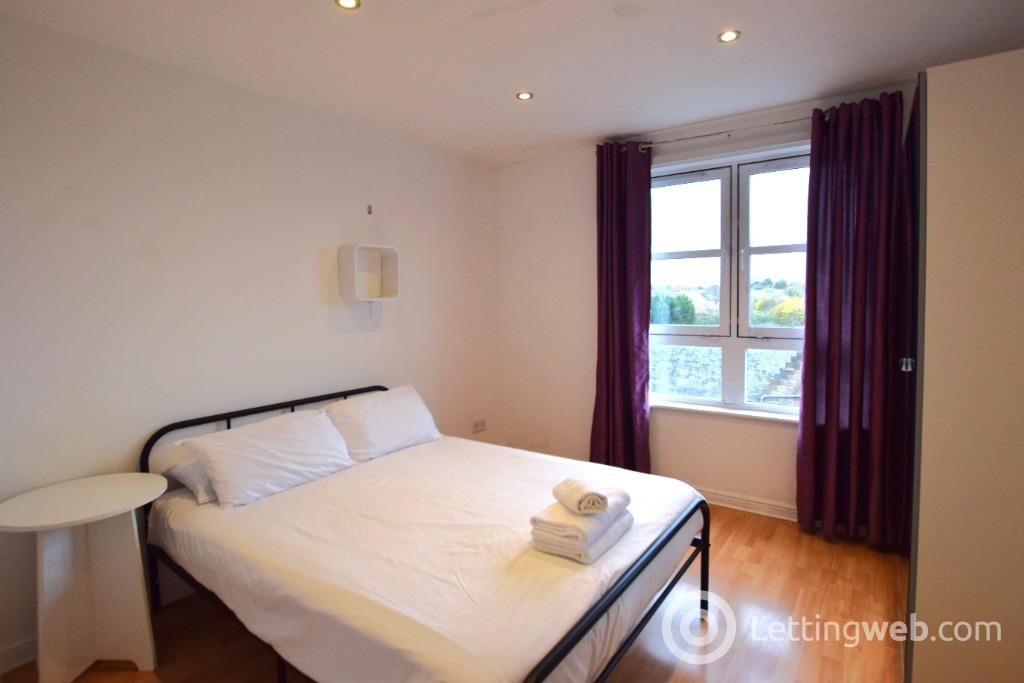 Flat Broughton Road in City of Edinburgh