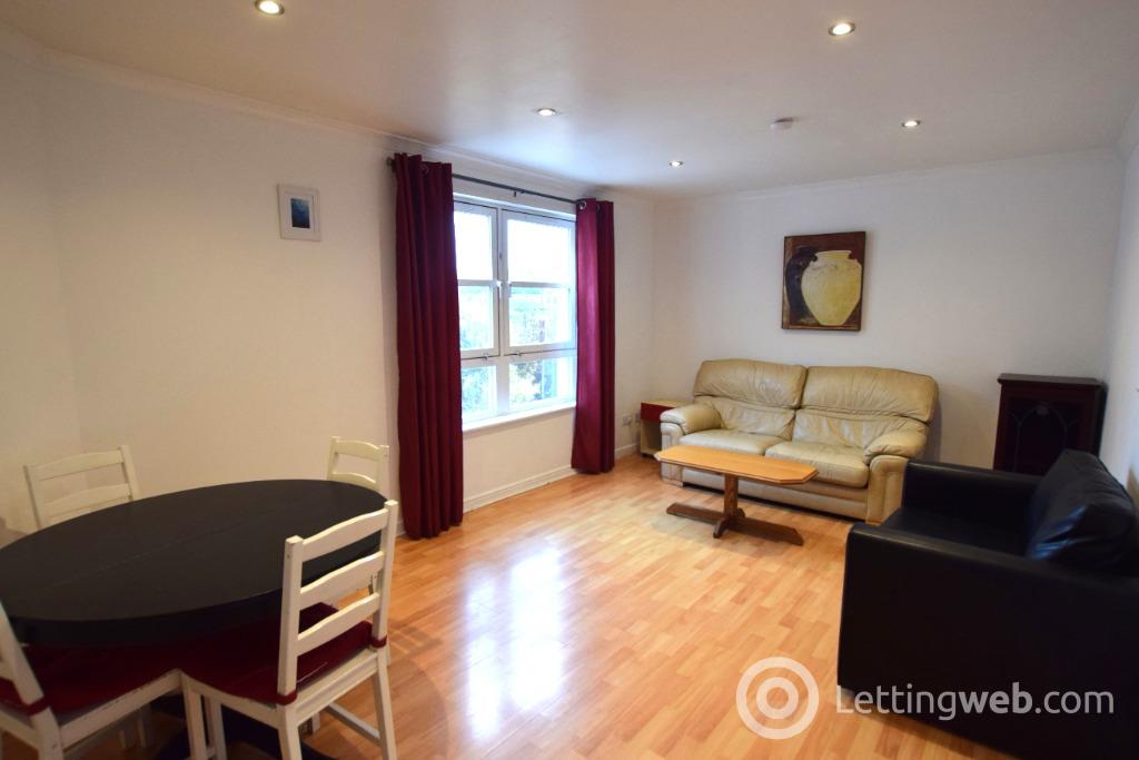 Flat Broughton Road in City of Edinburgh