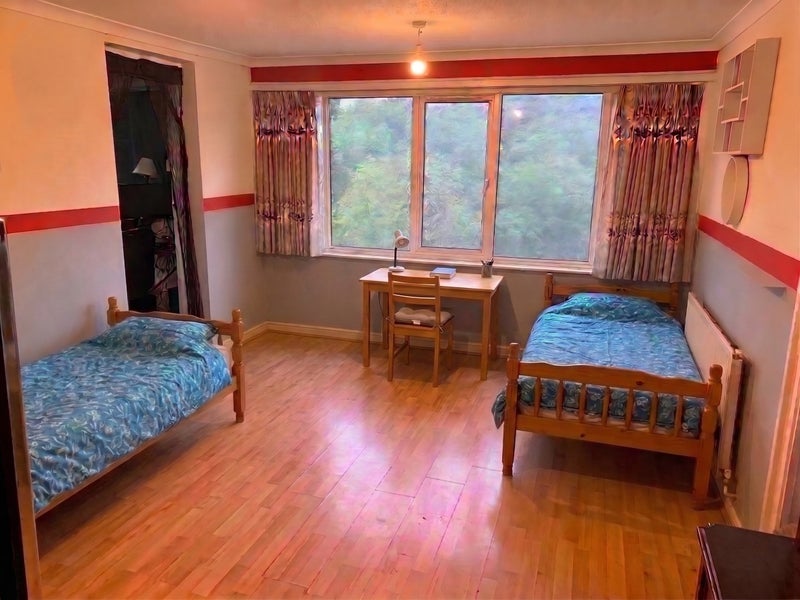 Room Gale Close in Greater London
