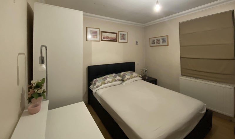 Room Newbury Road in Greater London