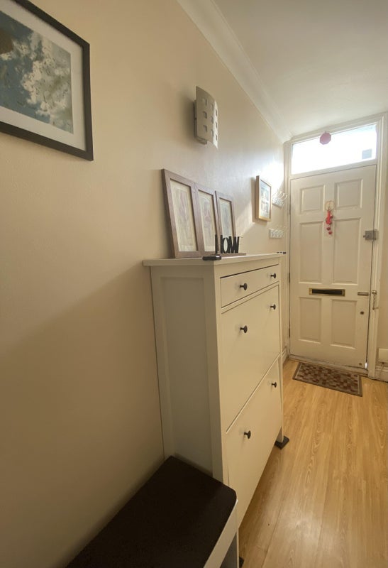 Room Newbury Road in Greater London