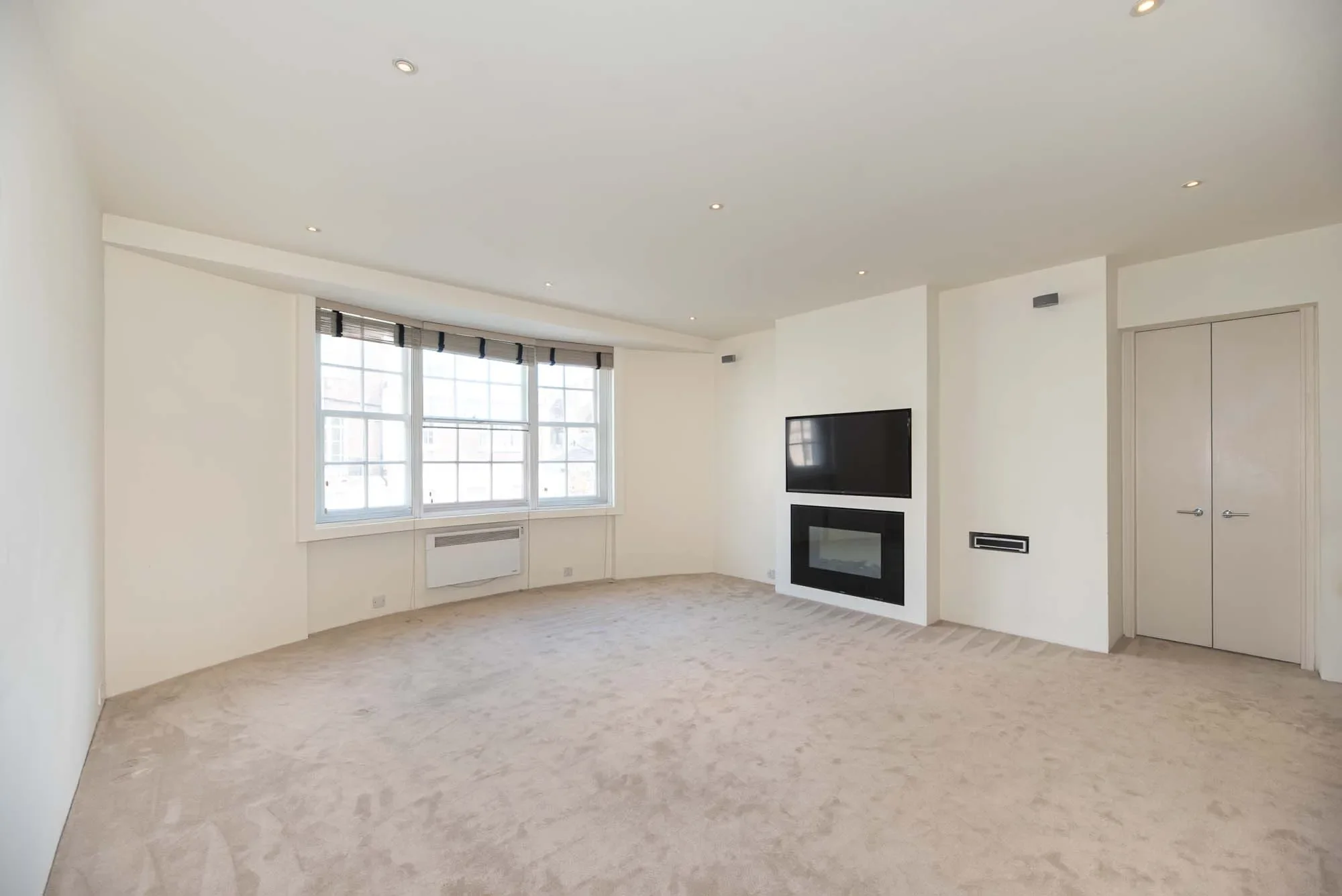 Flat Eaton Place in City of Westminster