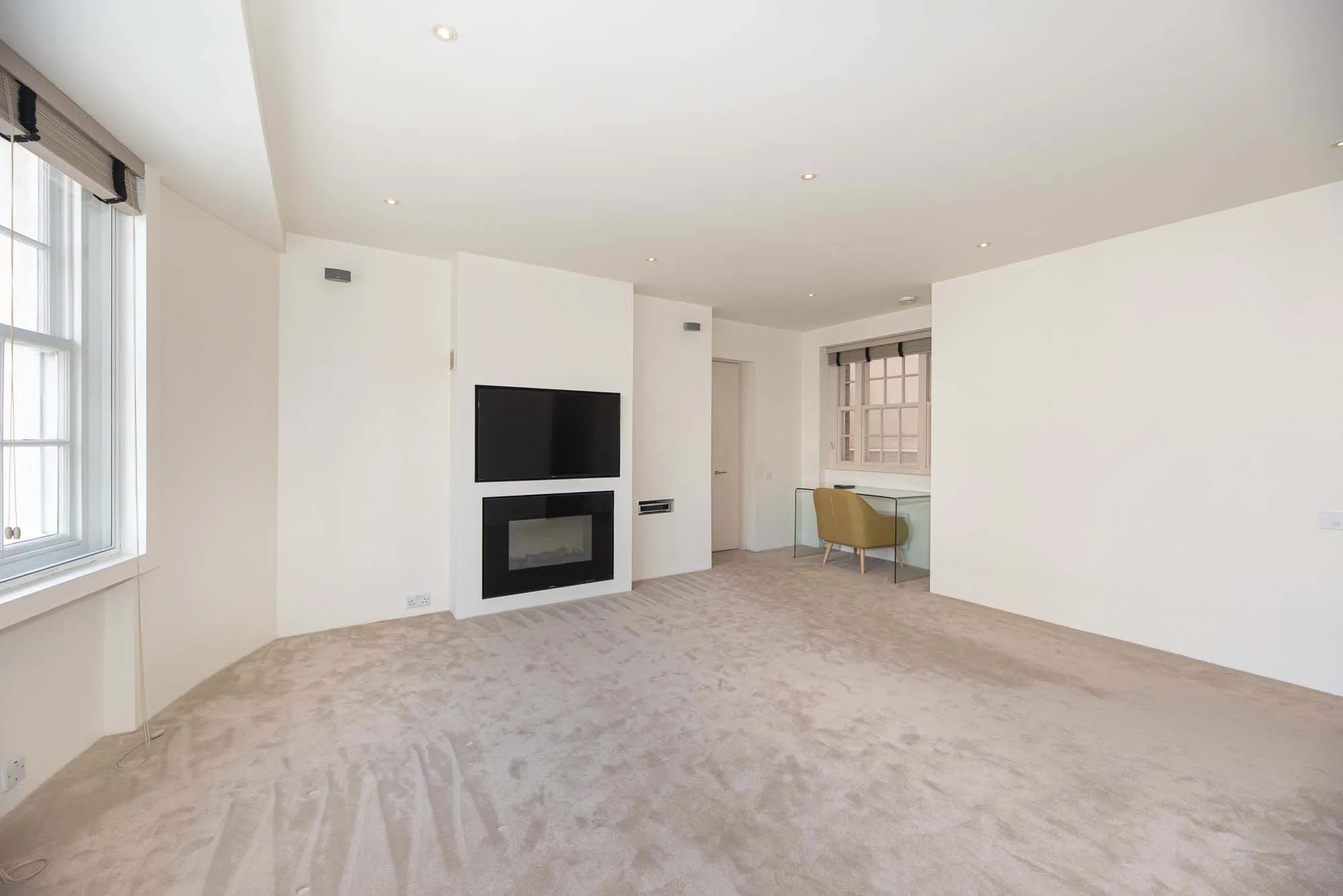Flat Eaton Place in City of Westminster