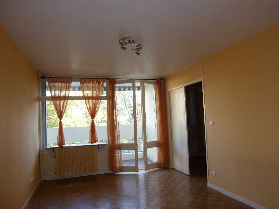 Flat Rue de la Glacière in Oullins-Pierre-Bénite
