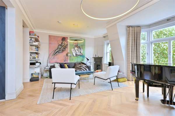 Flat Elgin Avenue in City of Westminster