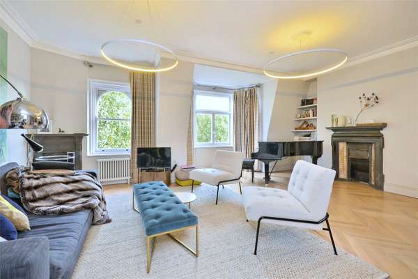 Flat Elgin Avenue in City of Westminster