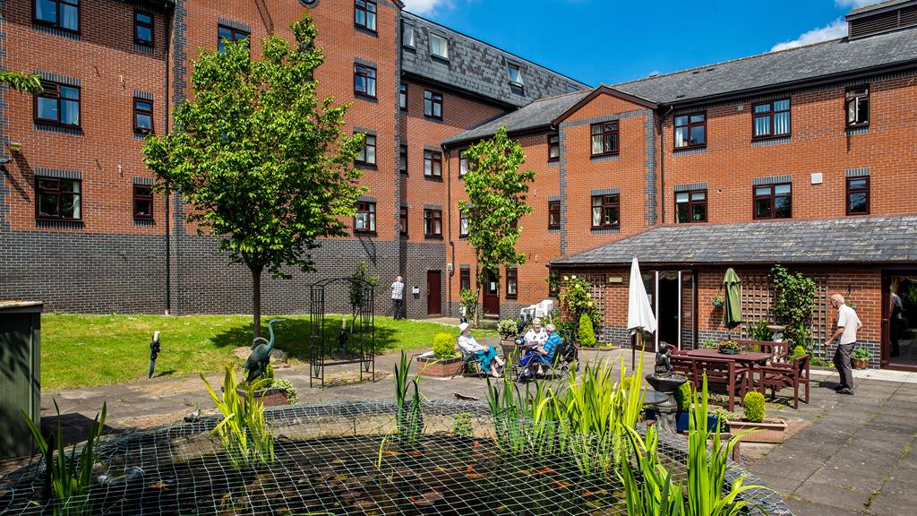 Flat Derby Street in Stoke-on-Trent