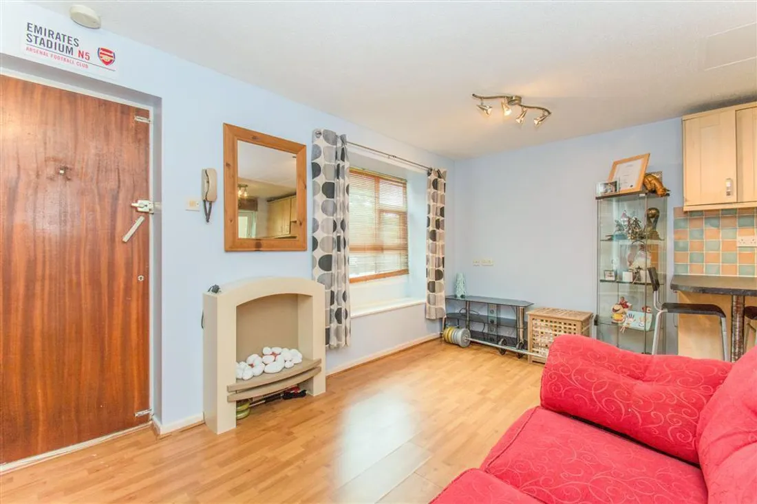 Flat Fairhaven Close in Cardiff
