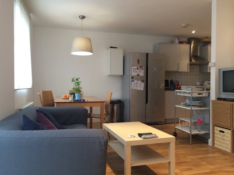 Room Pigott Street in Greater London