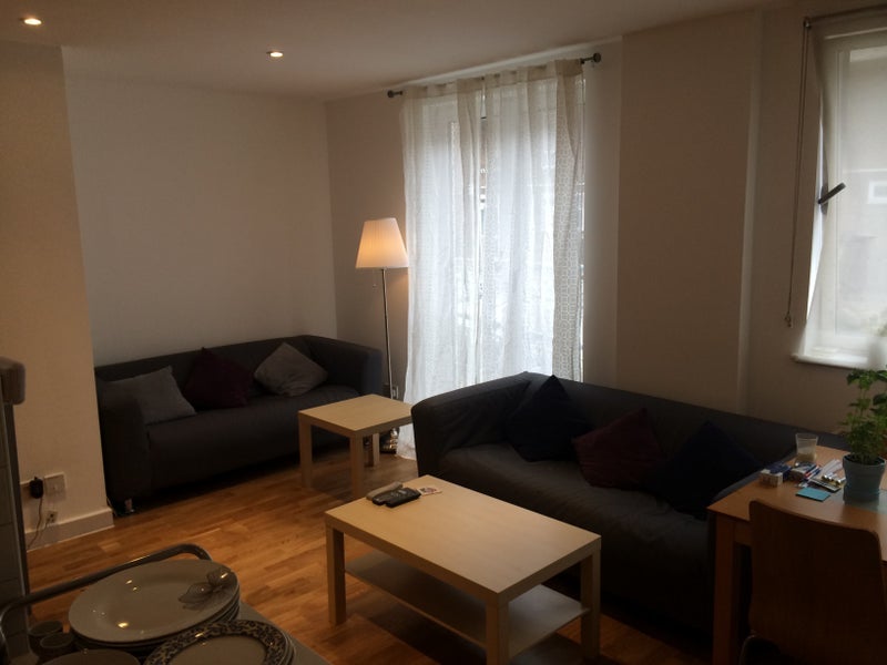 Room Pigott Street in Greater London