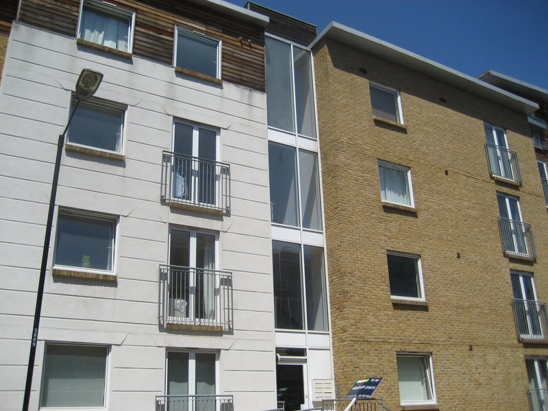 Room Pigott Street in Greater London
