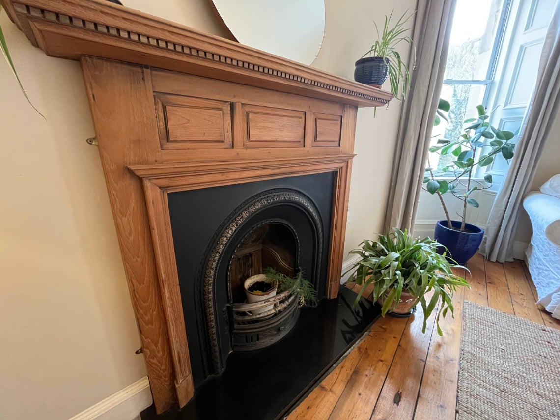 Flat Broughton Road in City of Edinburgh