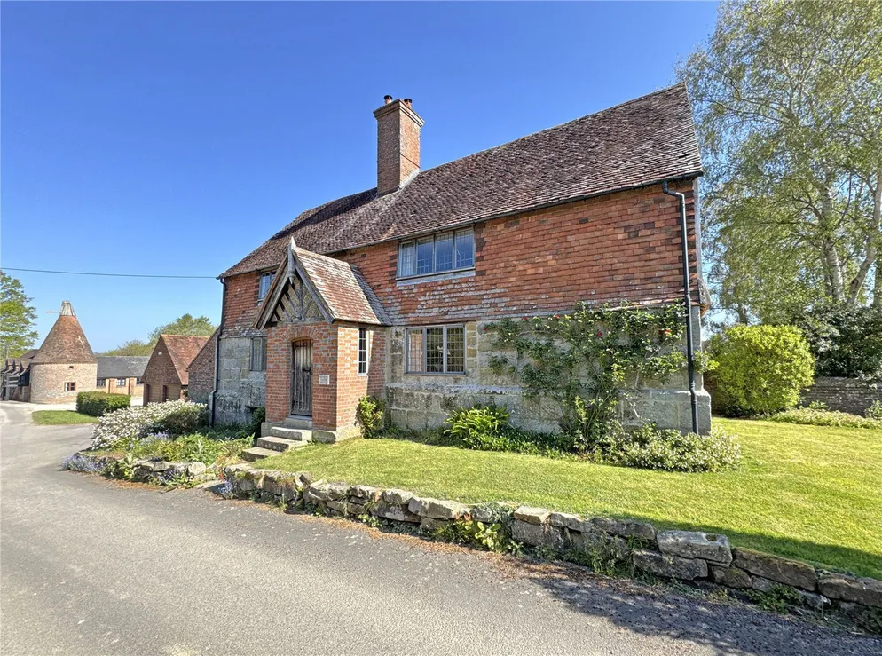 House Cherry Gardens Hill in Wealden