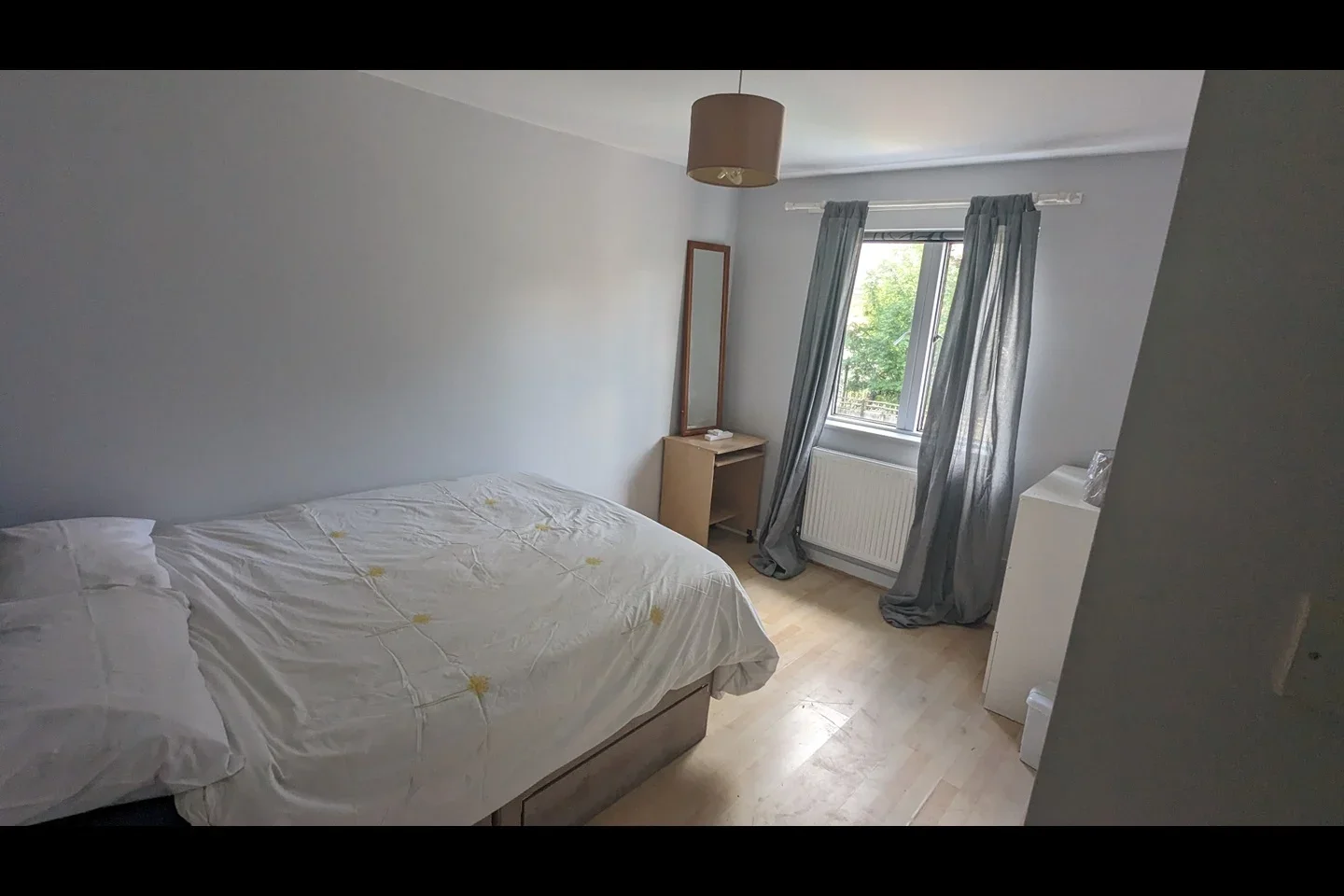 Room Stafford Road in Greater London