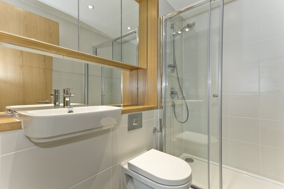 Flat Bywell Place in Greater London