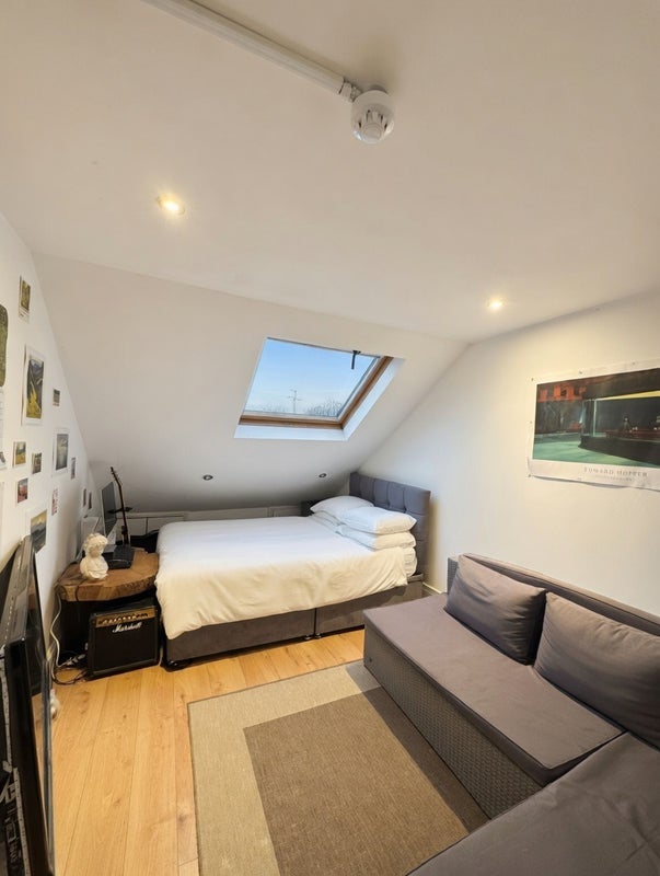 Room Glycena Road in Greater London
